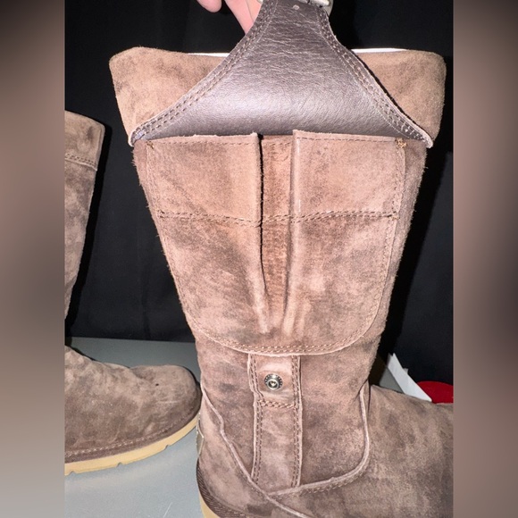 UGG Cargo Ill 5132 Boots in Walnut Brown Suede w/ Cream Shearling Lining size 7 - Picture 14 of 16